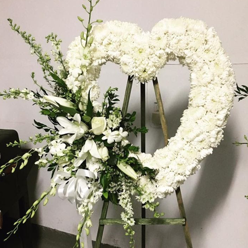 White Heart Wreath