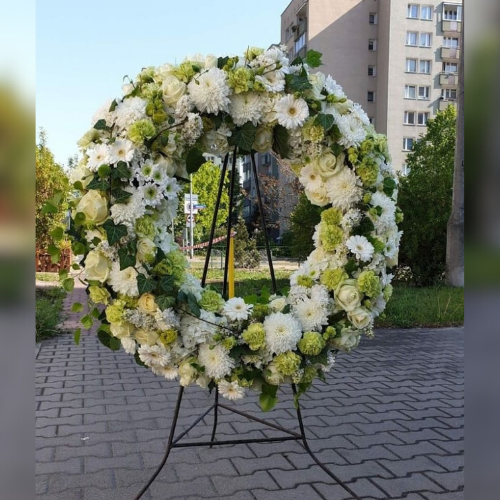 Serenity Tribute Wreath